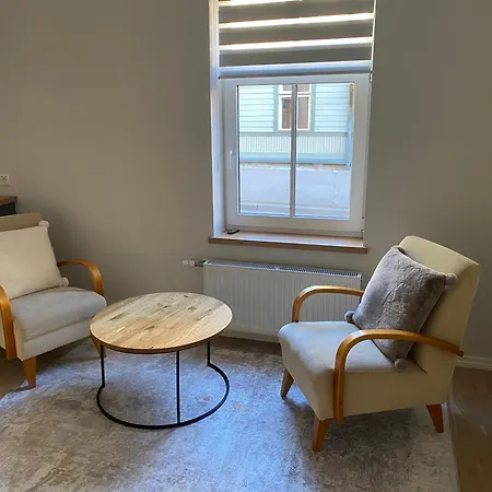 شقة Vanalinna Kuelje All, Vaerskelt Renoveeritud Korter